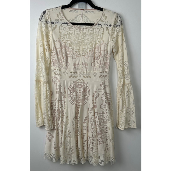 Free People 2 Lovers Folk Song Cream Lace Dress With Sleeves & Back Cutout A48 - Picture 1 of 7